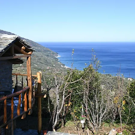 Aristoteli's Stone House Makrirrákhi