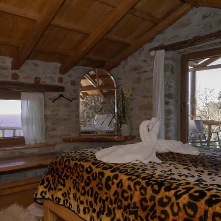 Aristoteli's Stone House Makrirrákhi