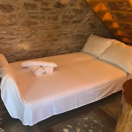 度假居 Aristoteli's Stone House *