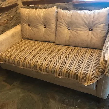 Aristoteli's Stone House Makrirrákhi