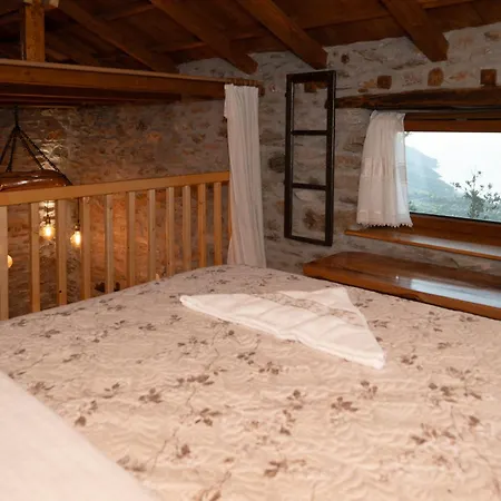 度假居 Aristoteli's Stone House *