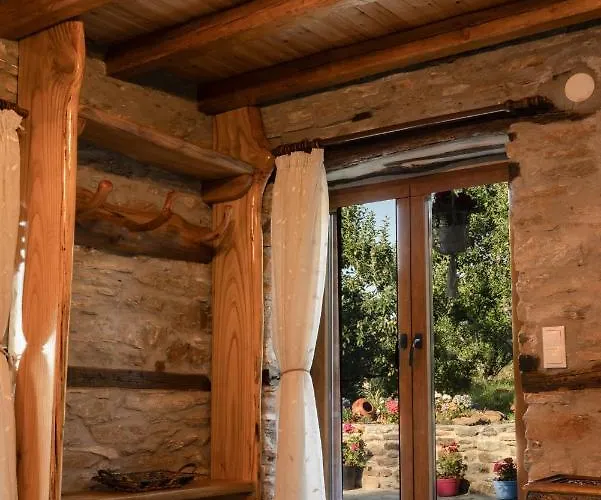 Aristoteli's Stone House * Makrirrákhi