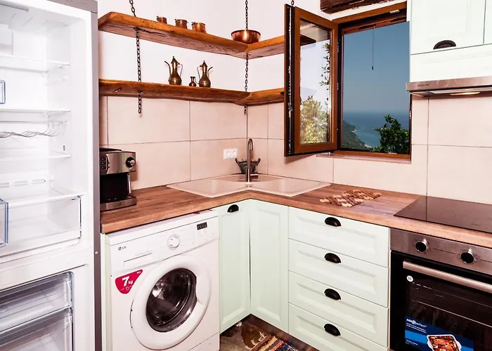 Vakantiehuis Aristoteli's Stone House *