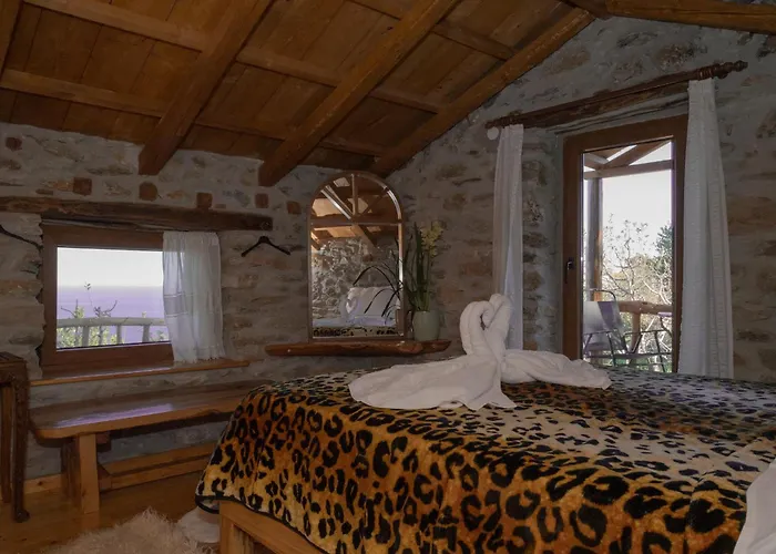 Aristoteli's Stone House Makrirrákhi