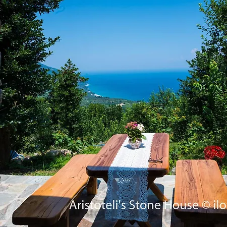 בית נופש Aristoteli's Stone House Makrirrákhi