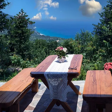 Aristoteli's Stone House * Makrirrákhi